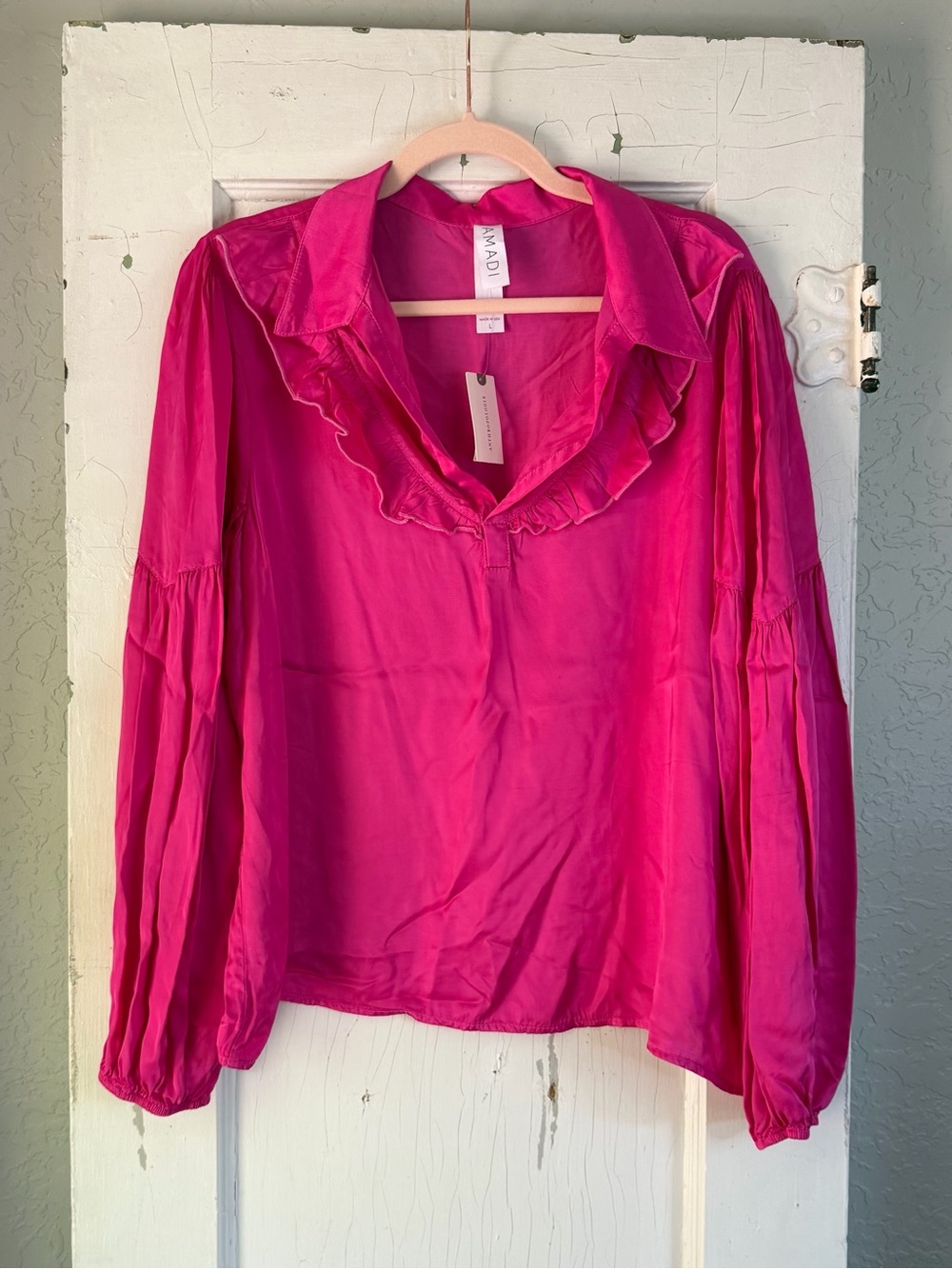 Amadi Anthropologie NWT Ruffle Silk Blend Blouse Large Magenta Bishop Sleeve